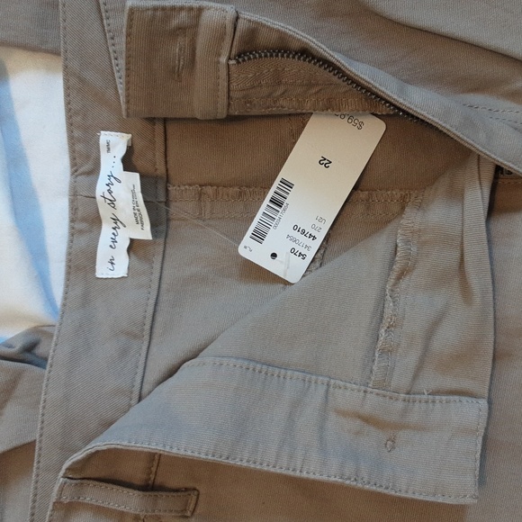 Penningtons Crop Length Pants, Beige, size 22, NWT - Picture 2 of 6